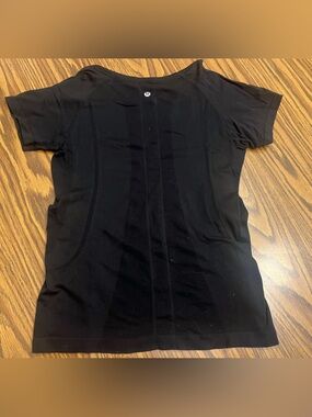 lululemon athletica Black Short Sleeve Athletic Tee